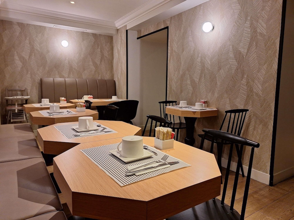 Mercure Paris Arc de Triomphe Wagram 39/46