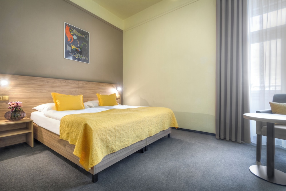 1 BEDROOM, SUPERIOR, DOUBLE OR TWIN BED