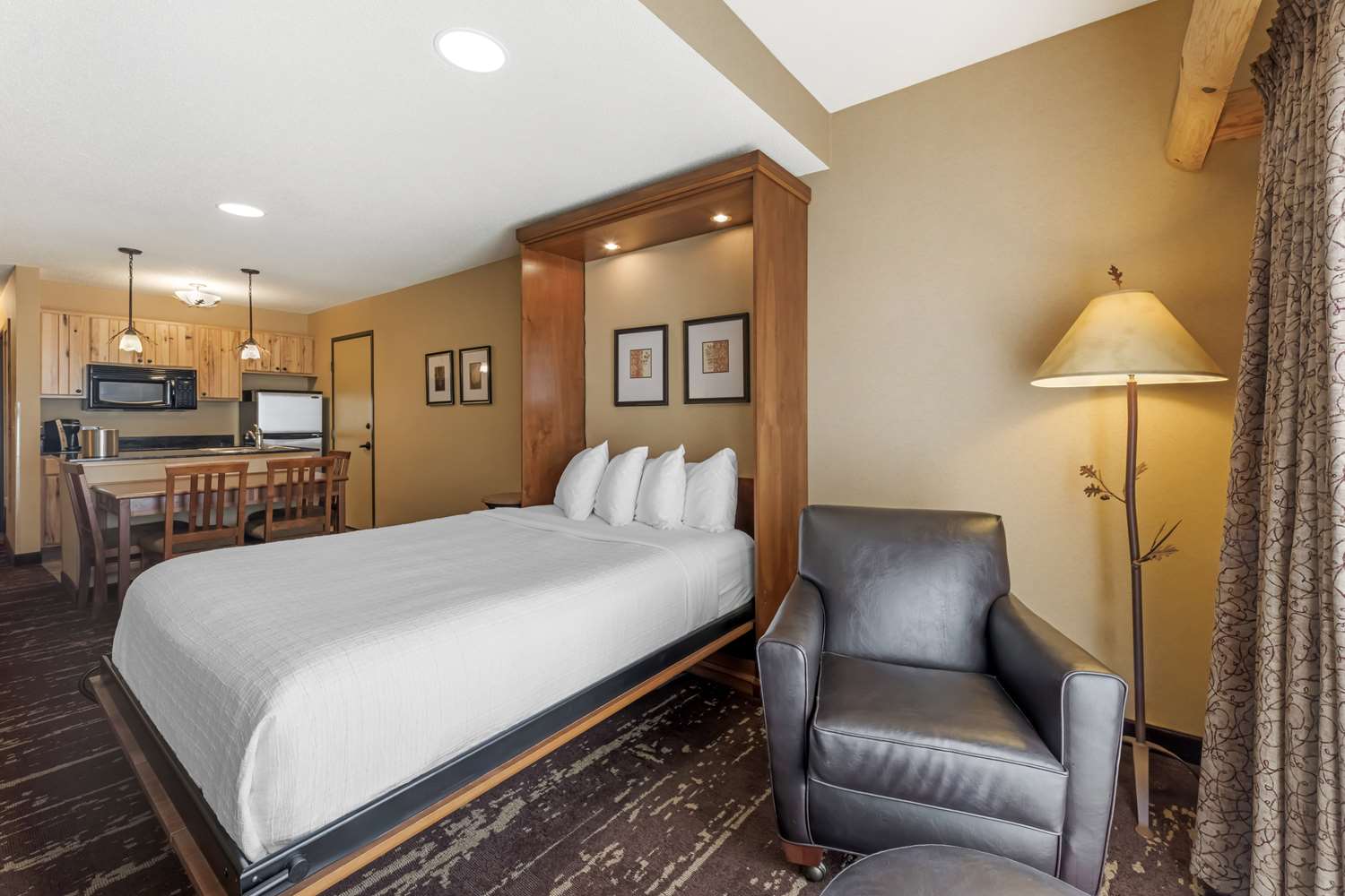 Room, Murphy Bed, Queen Bed, Lake Front, Patio, Kitchen