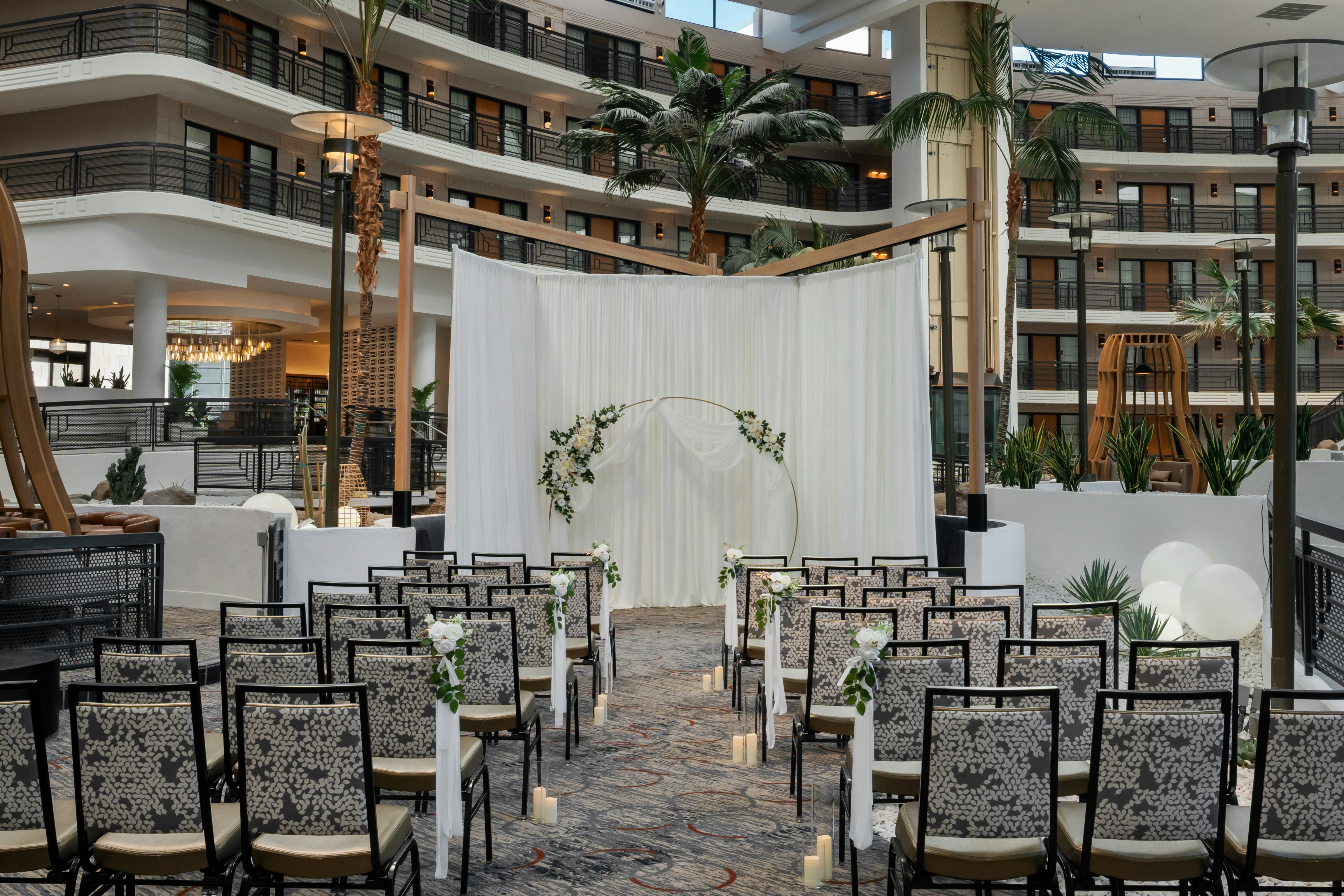 Embassy Suites by Hilton Phoenix Biltmore 23/45