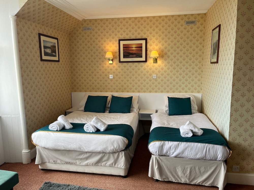 The Stromness Hotel 12/46