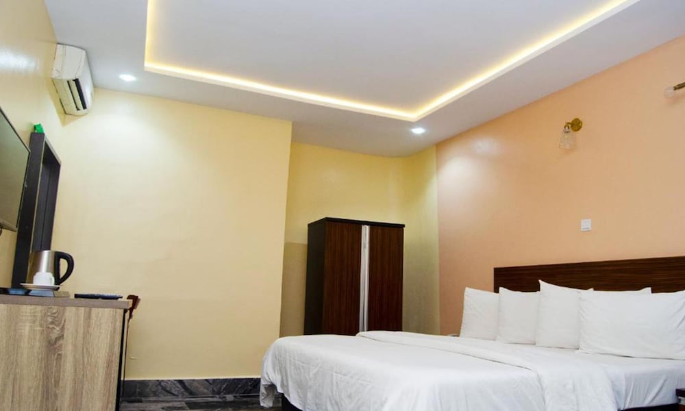 1 BEDROOM, STANDARD, DOUBLE BED