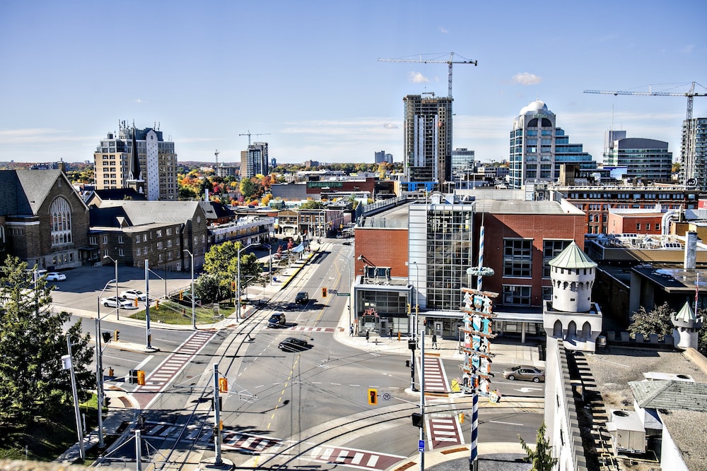 Crowne Plaza Kitchener Waterloo 66/74