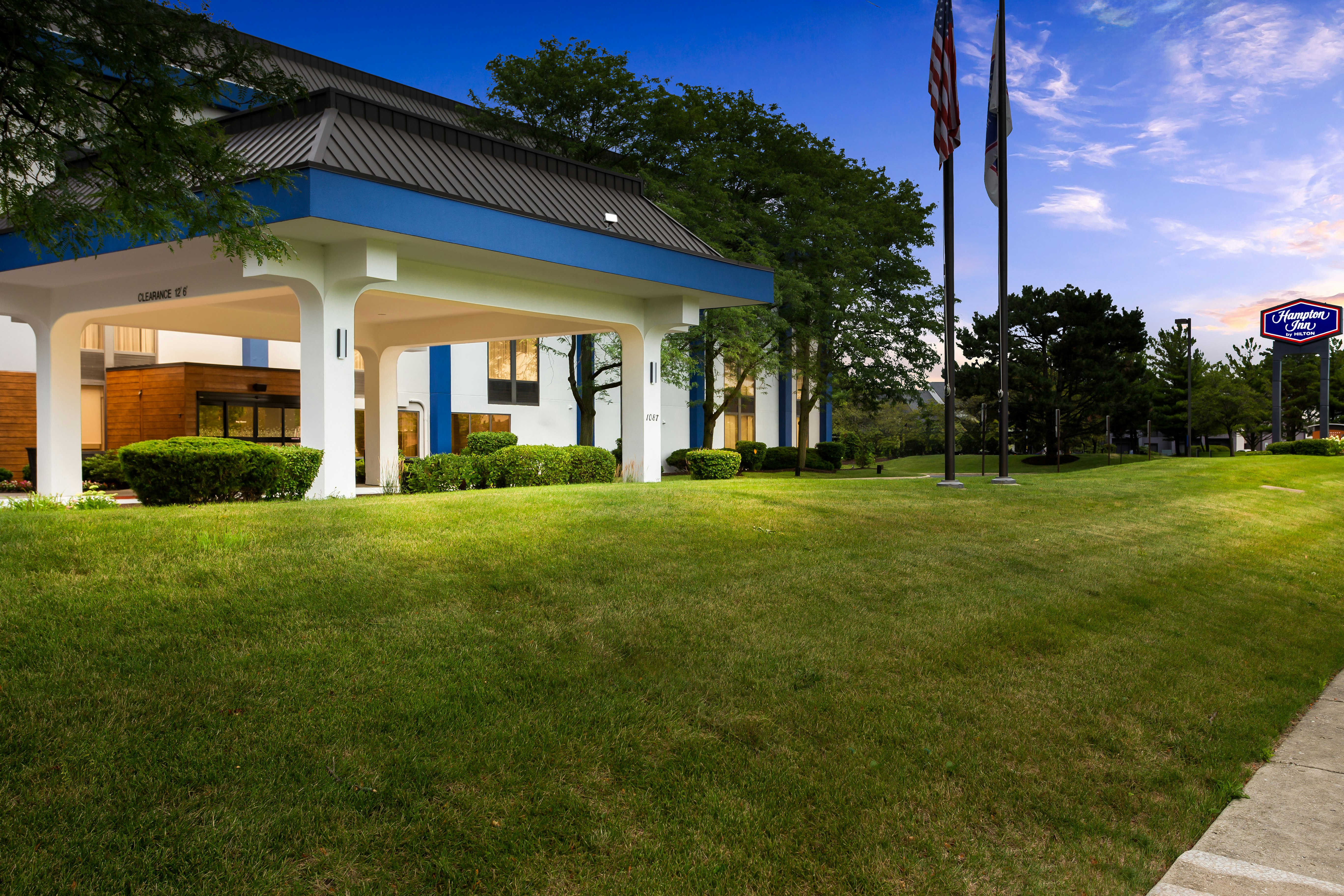 Hampton Inn Naperville 51/52