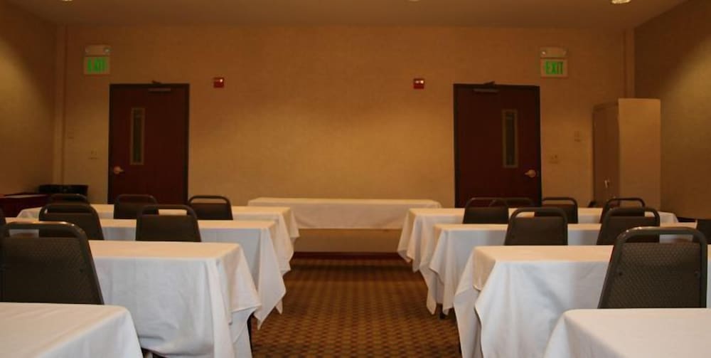 Evergreen Inn And Suites 50/59