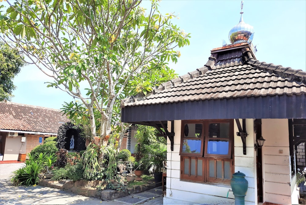 Hotel Perdana by ZUZU 3/65