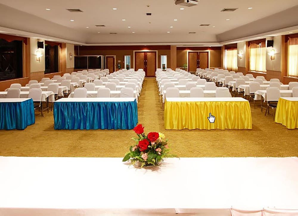Golden Crown Grand Hotel 41/50