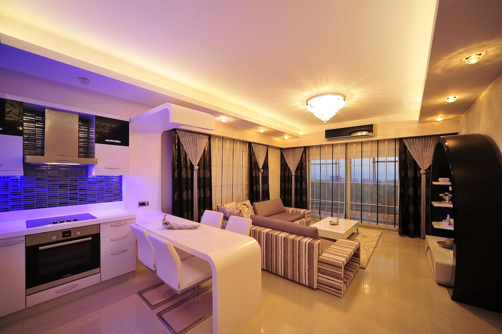Azura Park Tourism Complex 65/75