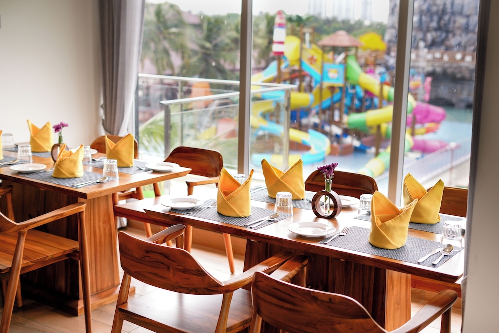 MGM Beach Resorts (15Kms before Mahabalipuram) 40/54