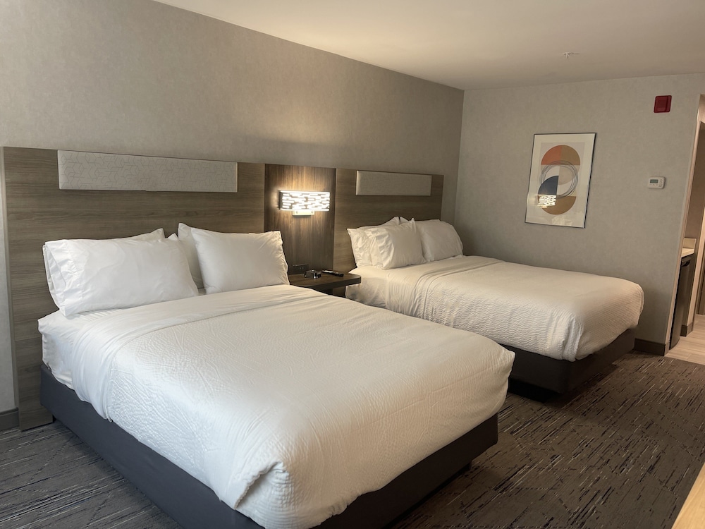 Holiday Inn Express Hotel And Suite Brattleboro Vt 21/47