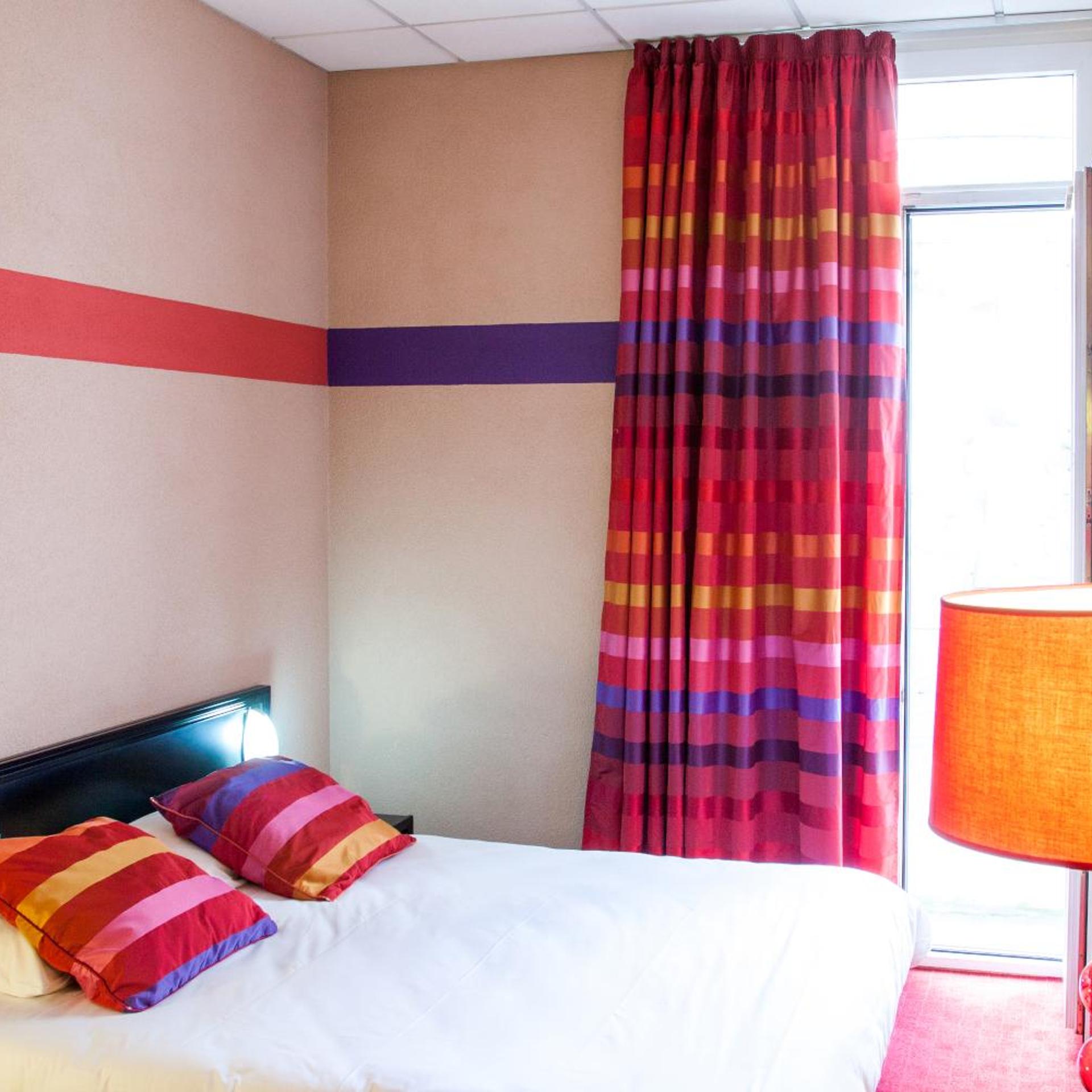 غرفة بسرير مزدوج أو سريرين منفصلين، Hotel Saint Sauveur 5/10