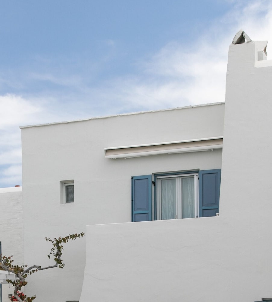 Iria Beach art hotel 2/69