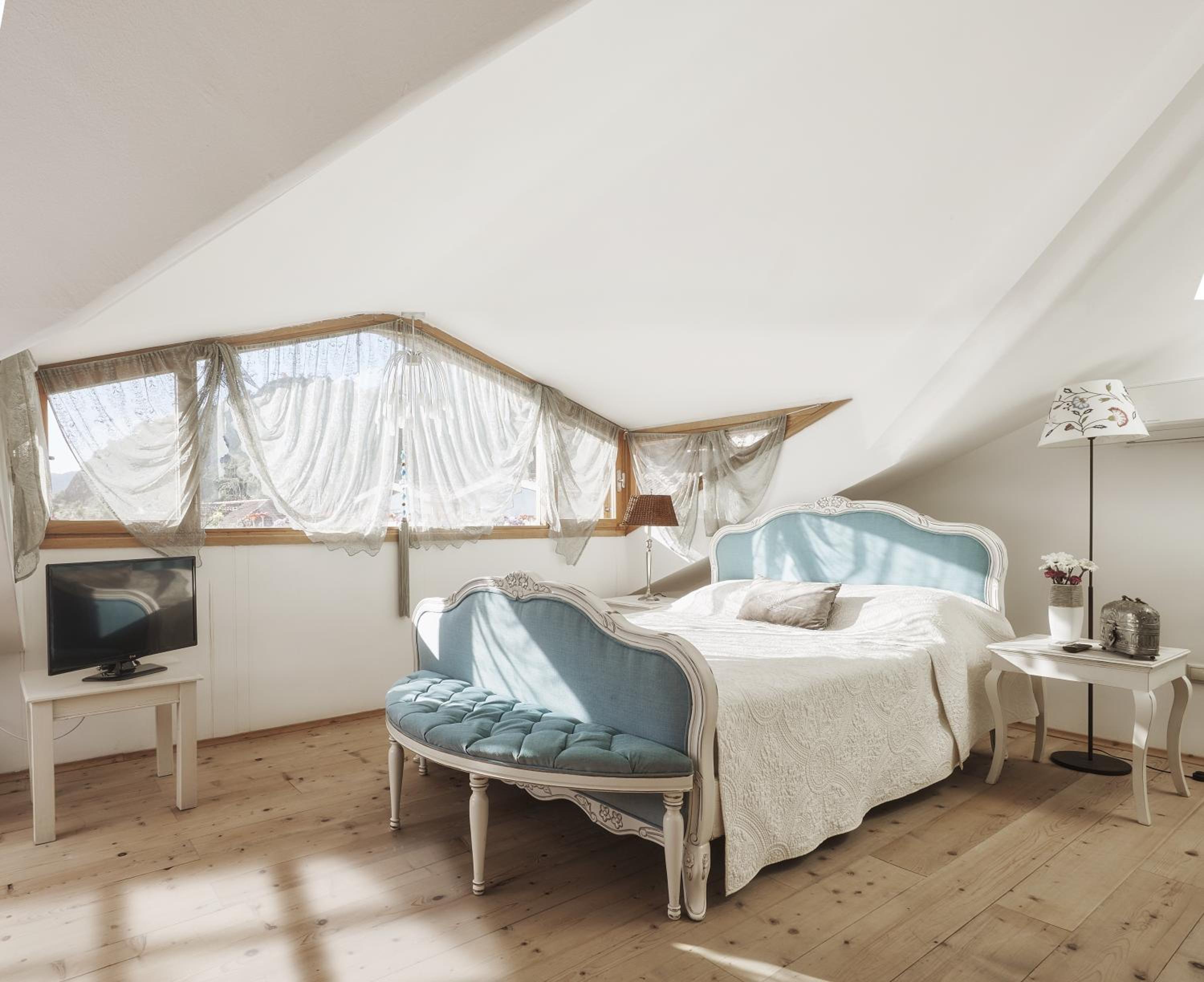 Superior, Sea View, Bathtub, Attic