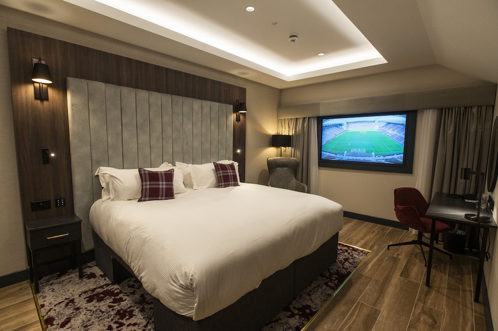 Room, King Bed, No Window, Accessible