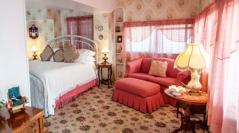 The Anniversary Inn Logan 40/50