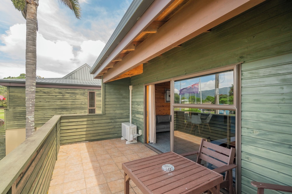 Pacific Harbour Villas(FORMERLY Pacific Harbour Lodge) 28/66
