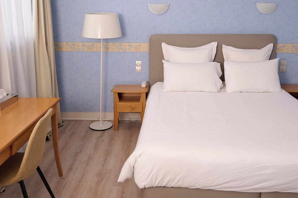 HOTEL LE PLAT D'ETAIN 18/39