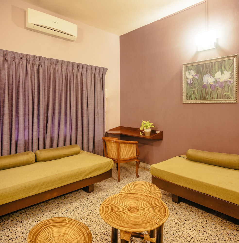 HANU REDDY RESIDENCES - WALLACE GARDEN 27/50