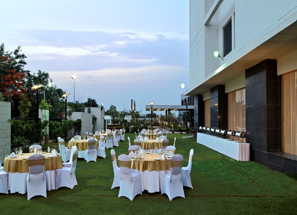 Red Fox Hotel Bhiwadi 33/35