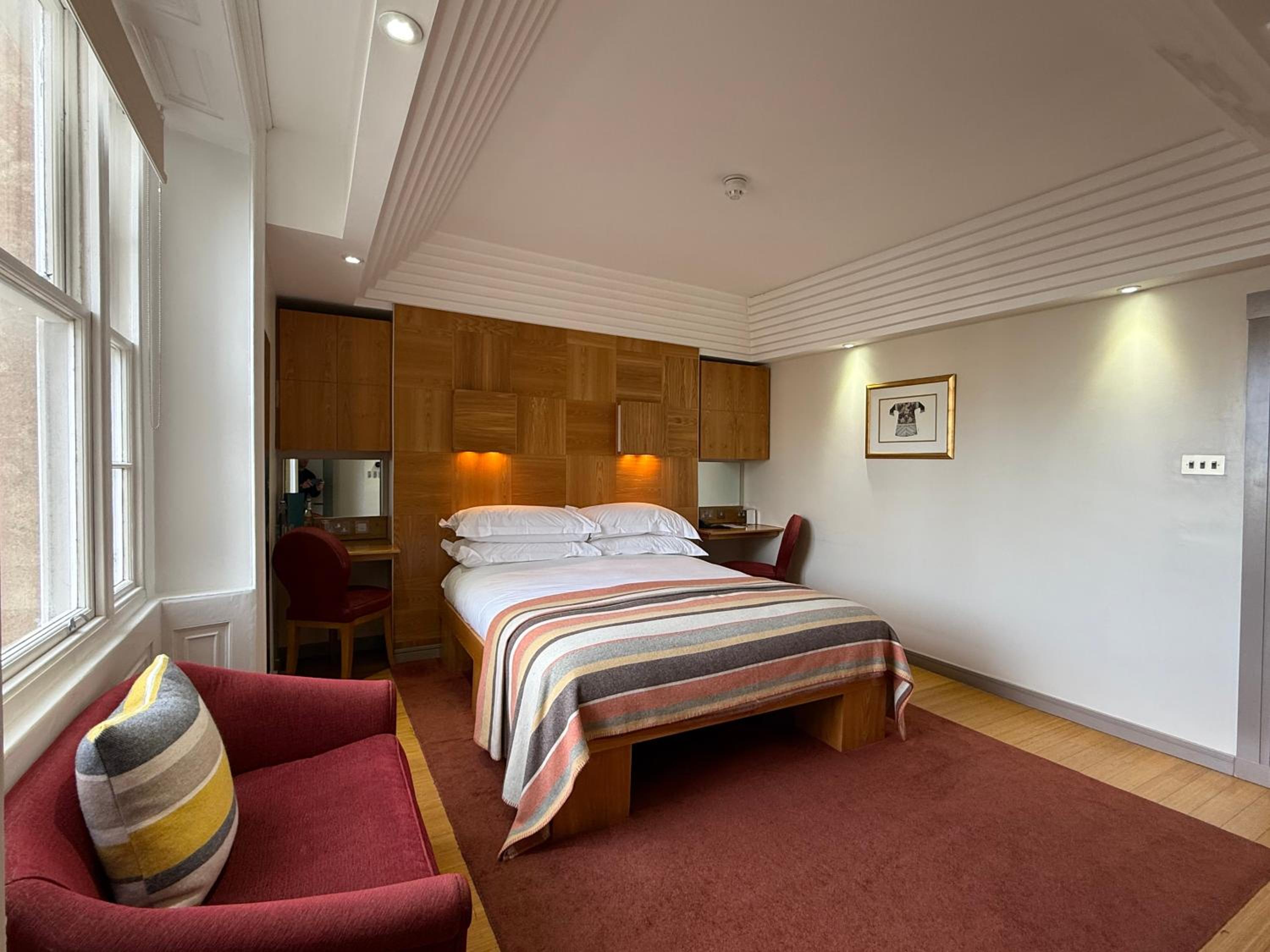 ROOM, DOUBLE BED, LARGE