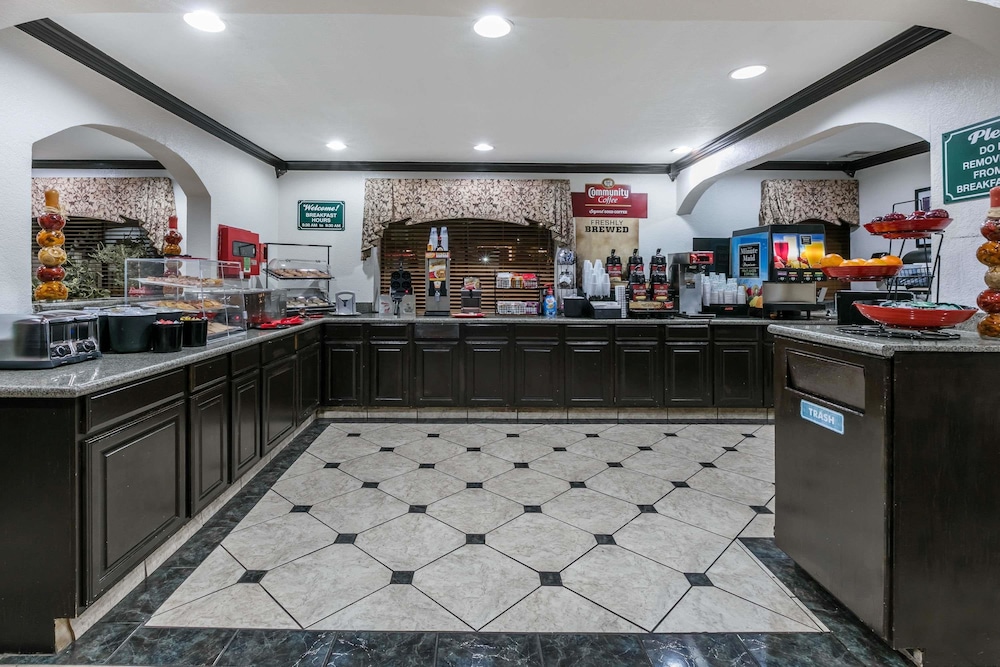 Ramada By Wyndham Oklahoma City Airport North 6/32