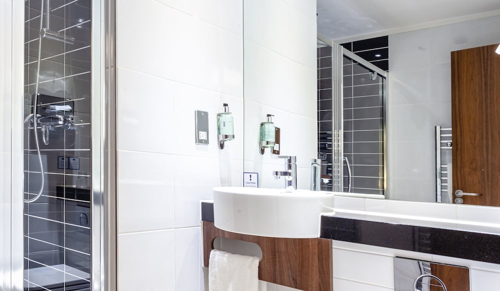 Holiday Inn Express Edinburgh Airport Ex Quality Edinburgh Airport 30/53