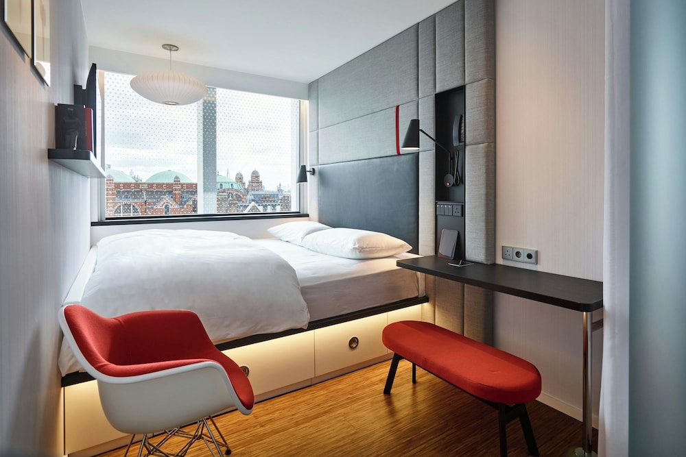 غرفة بريميوم بسرير كينج بإطلالة، citizenM London Victoria Station 5/10