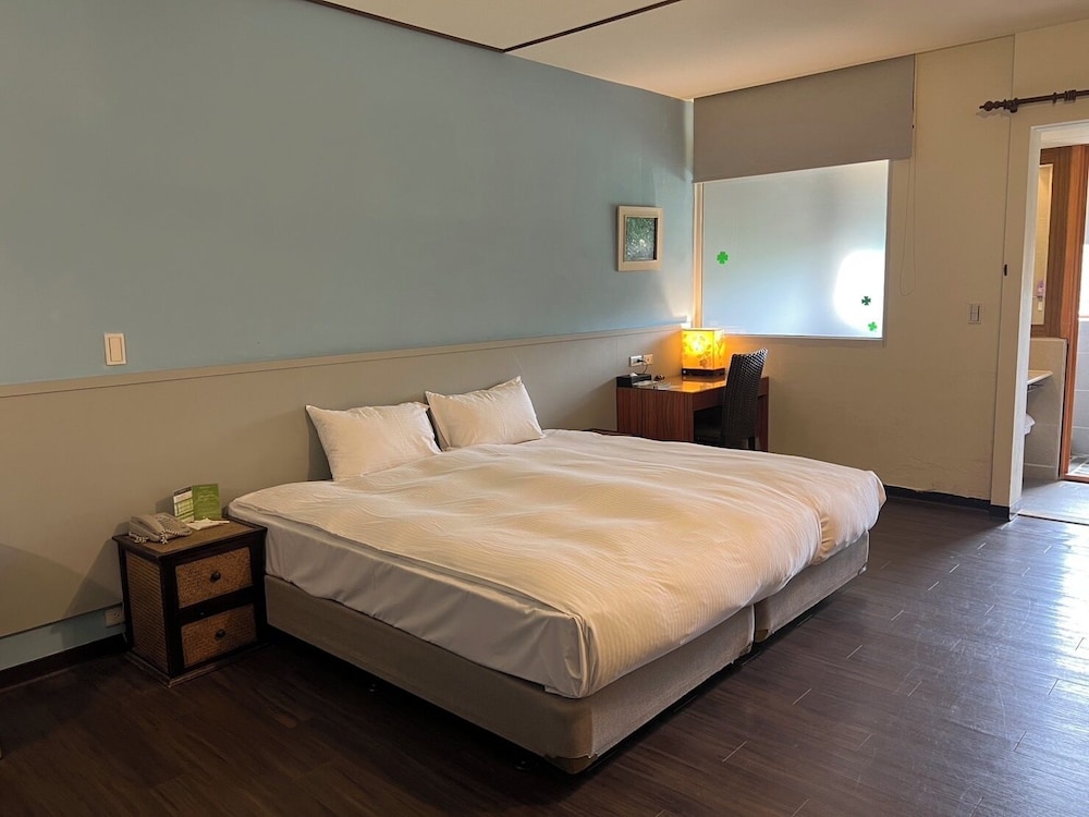 Standard, King Bed