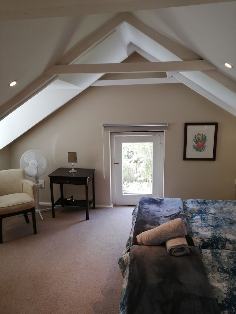 Fiore Guest Accommodation 32/50