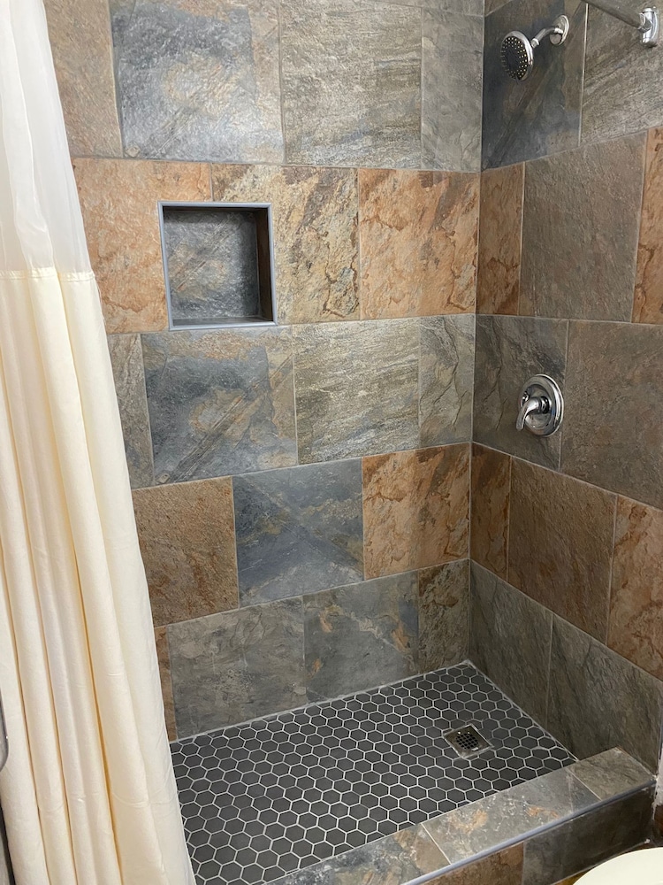 Texas Inn & Suites Raymondville 29/55