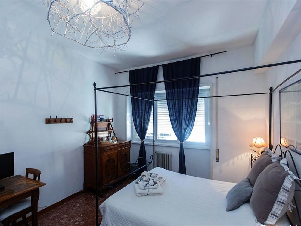 Le Fate Apartments 4/47