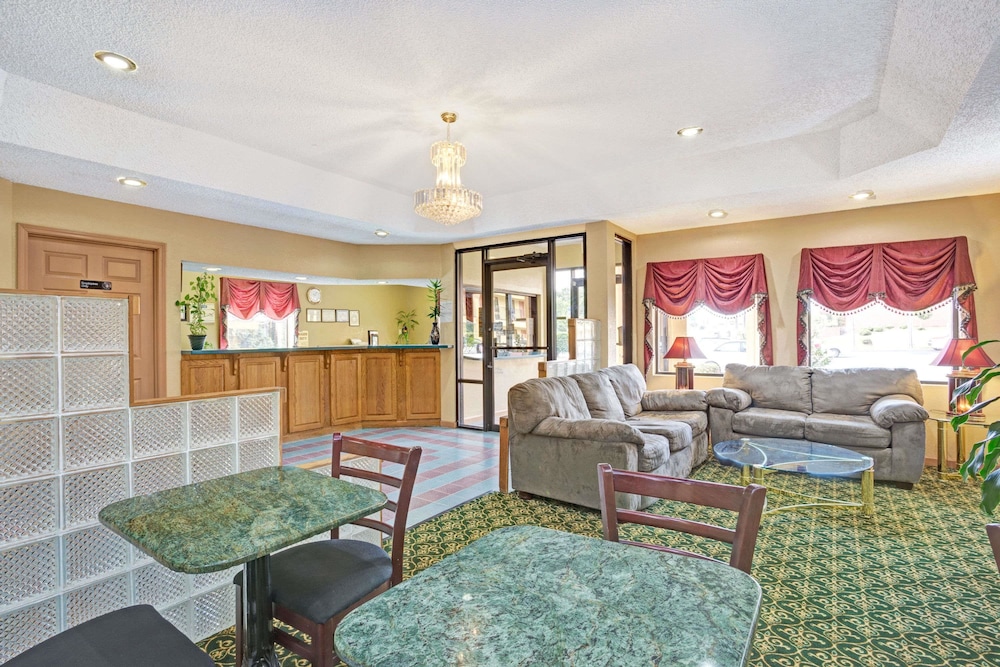 Travelodge By Wyndham Forest Park Atlanta South 22/27