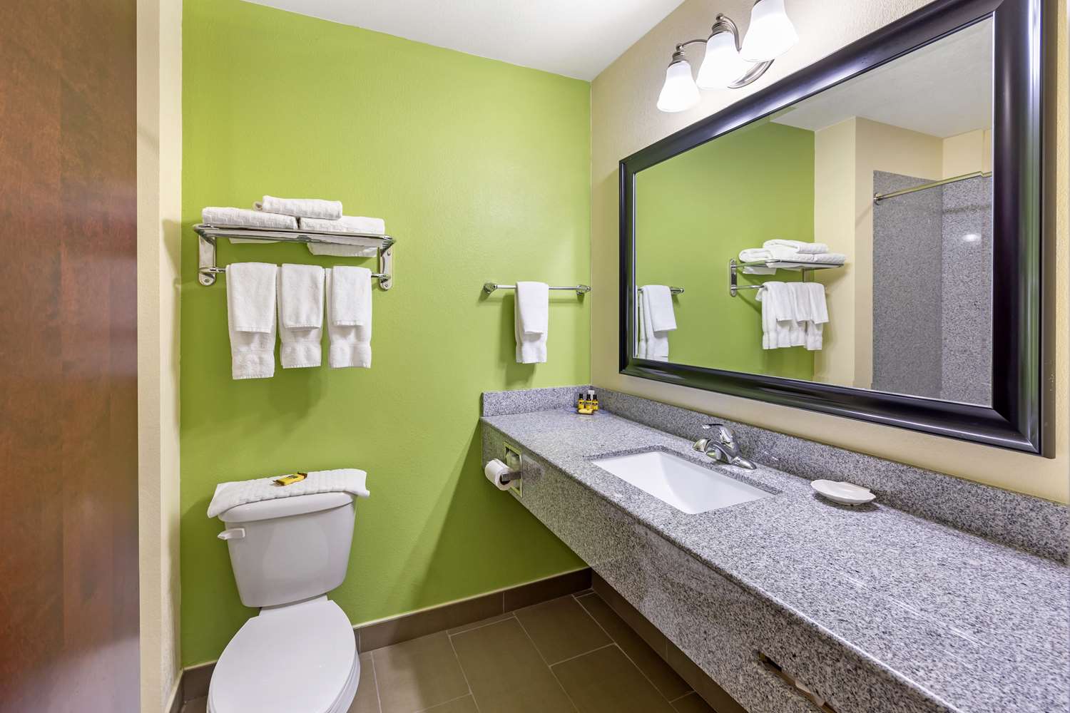 غرفة بسريرين كوين، Best Western Plus Pratt 3/3