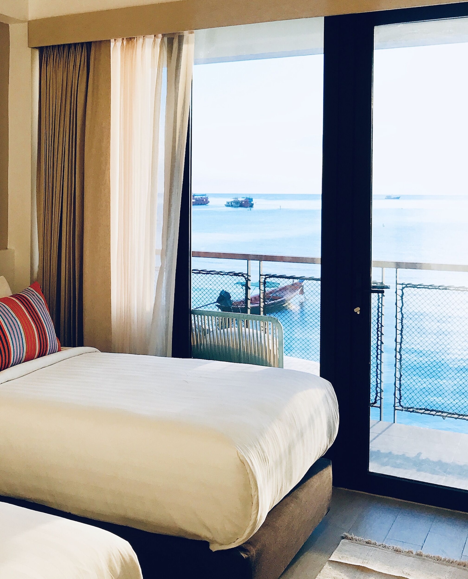 Superior, Twin Beds, Beach Front
