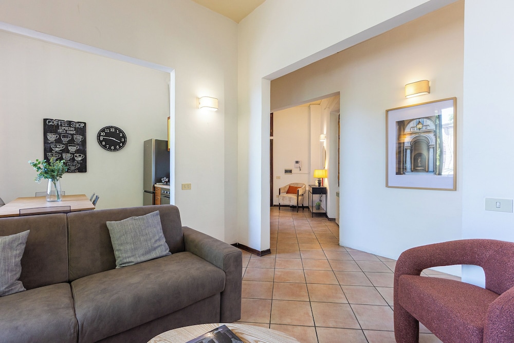 Rental In Rome Rosselli Palace Apartment 2 29/50