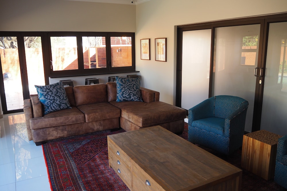 African Eagle Apartments 27/50