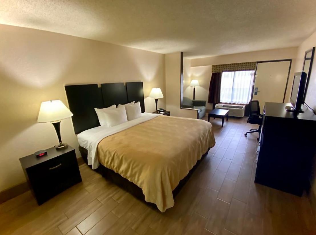 UPGRADE, SUITE, KING BED