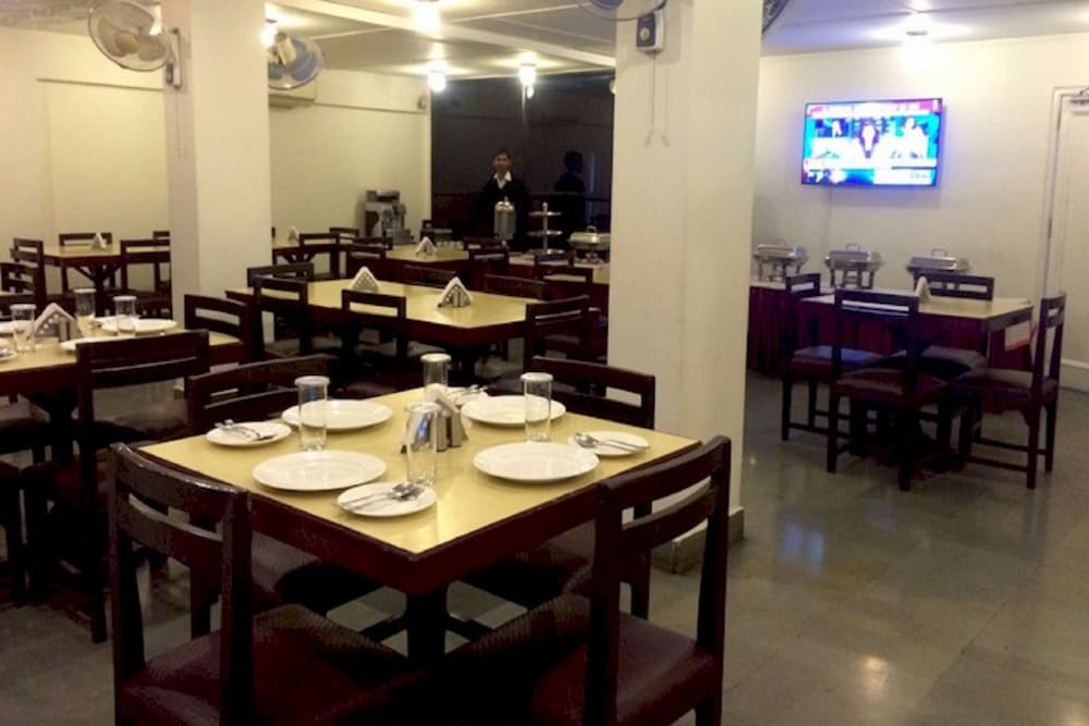 Hotel Shikha 40/59