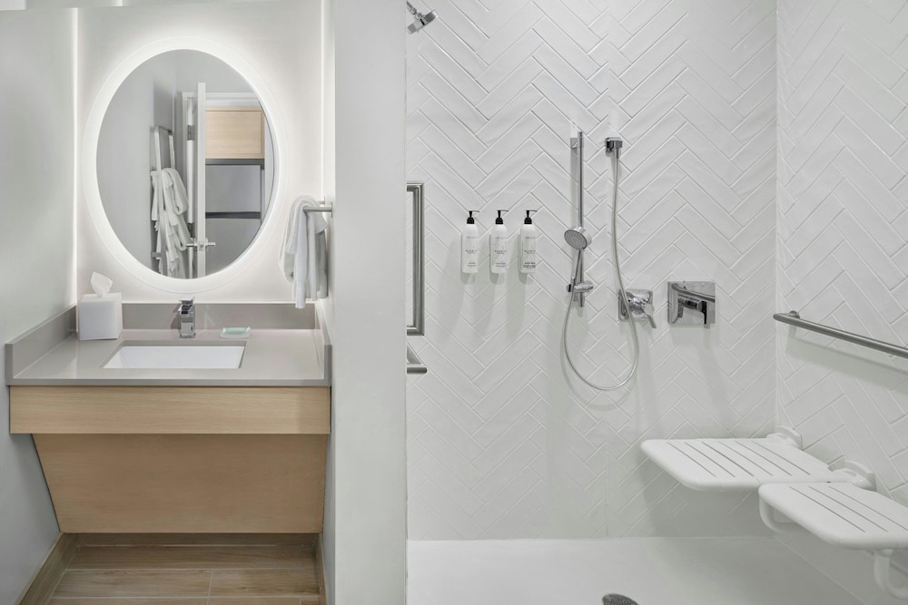 TownePlace Suites by Marriott Lansing North 41/43
