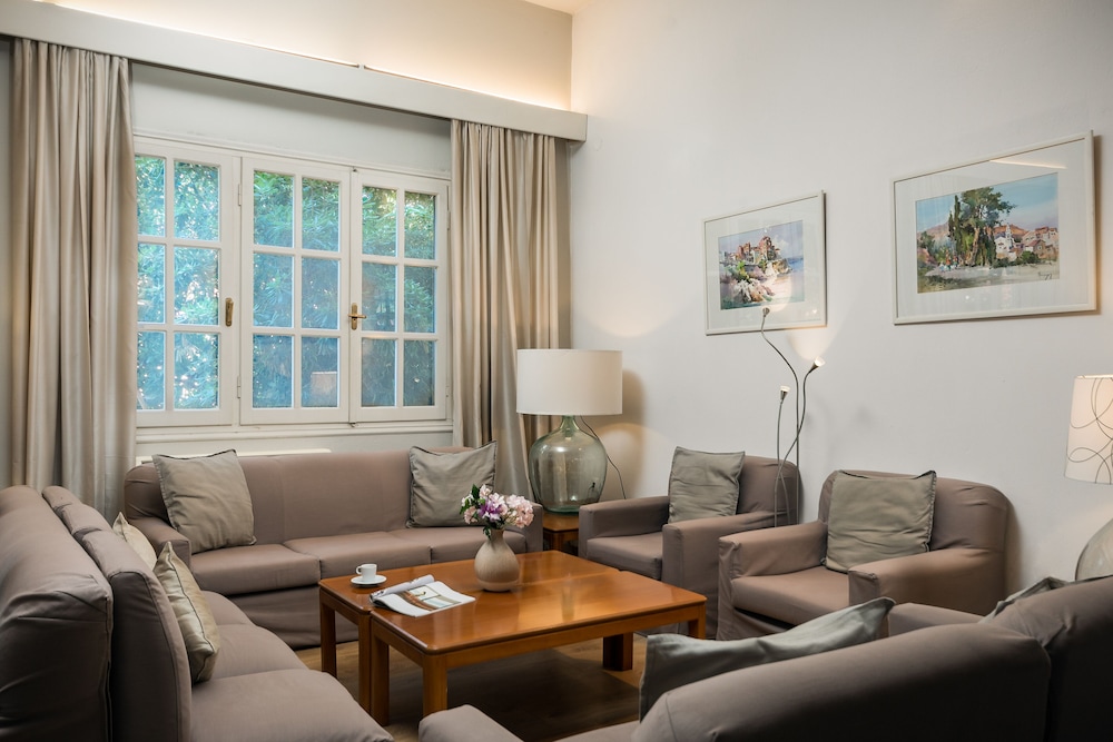 Folies Corfu Hotel Apartments 22/50