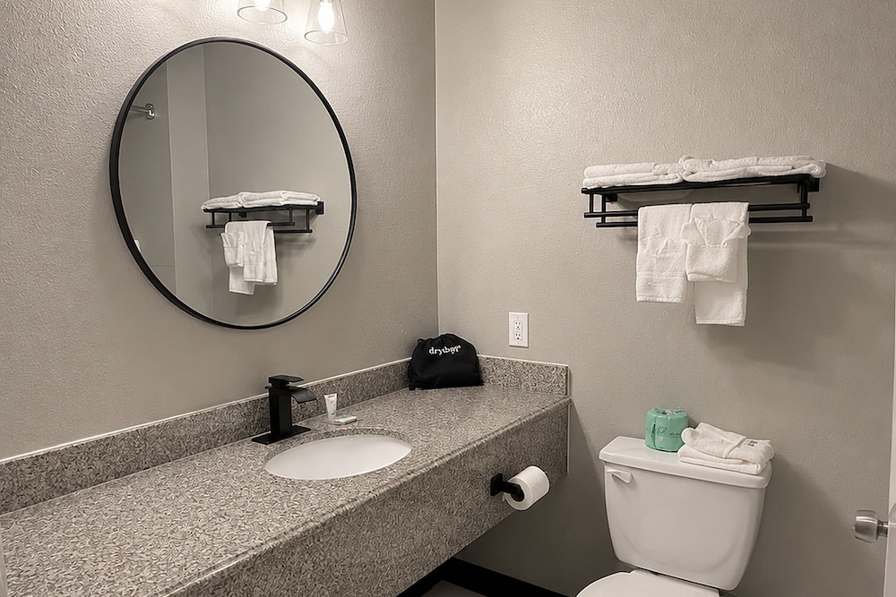 غرفة بسريرين كوين لذوي الإعاقة، Super 8 By Wyndham Brenham TX 10/10