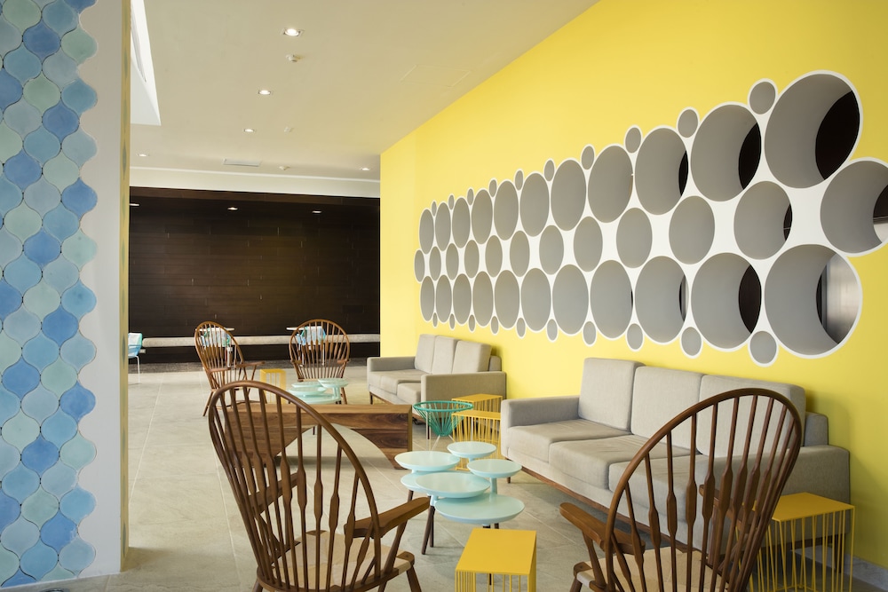 Krystal Urban Cancun 51/63