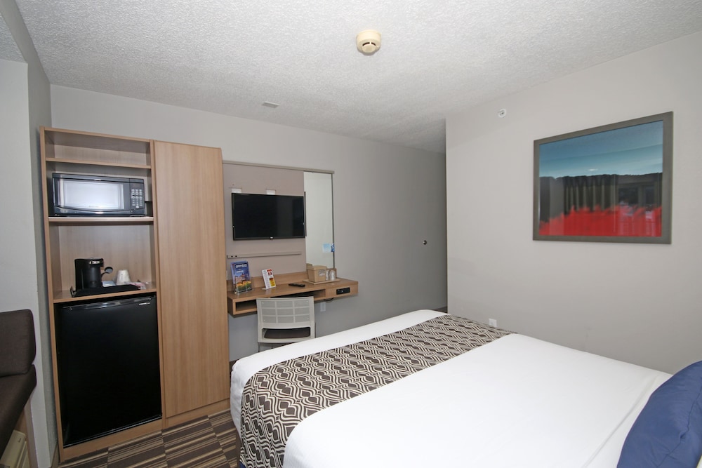 Microtel Inn Greensboro 29/54