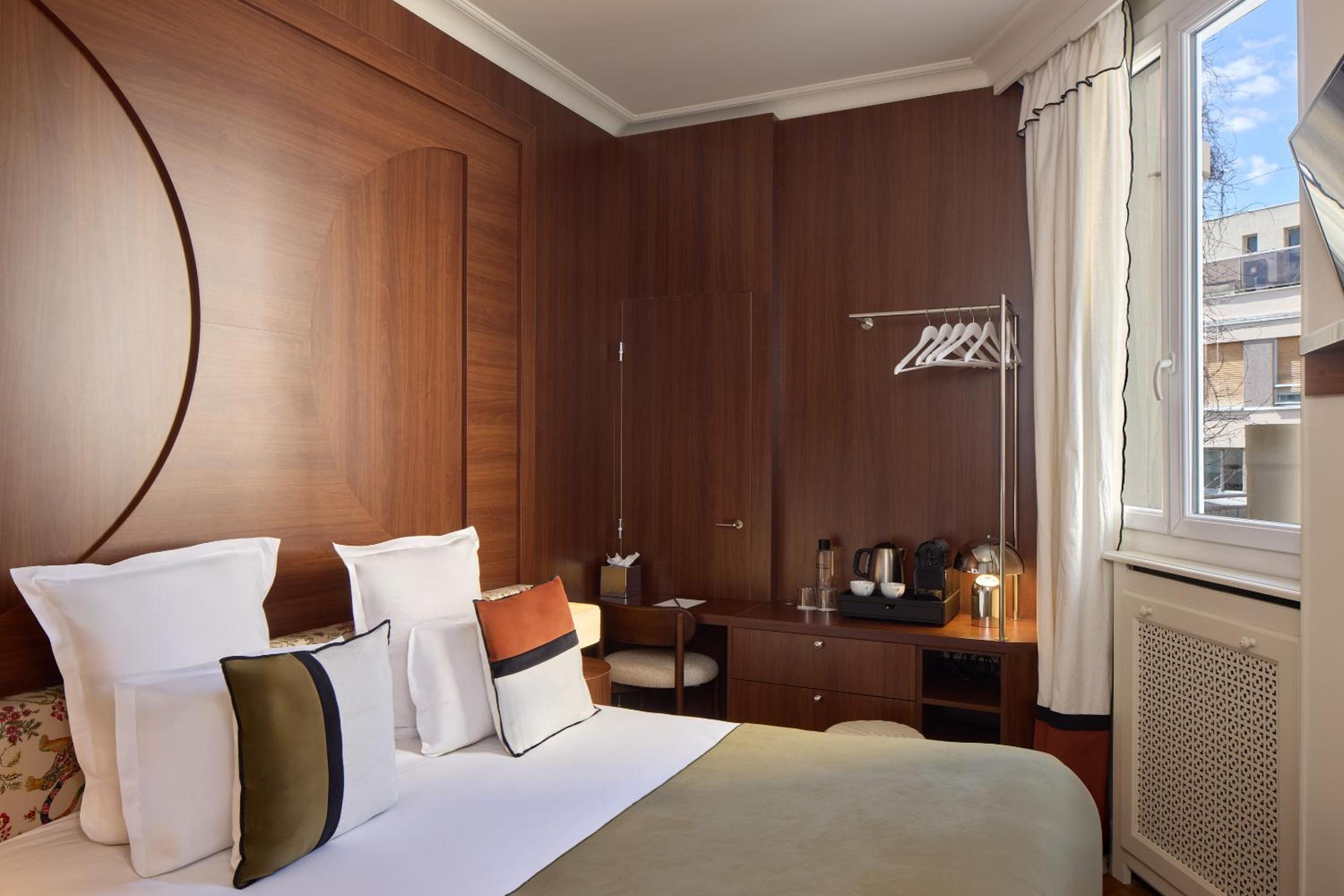 Tiny, Double Bed, Partial View