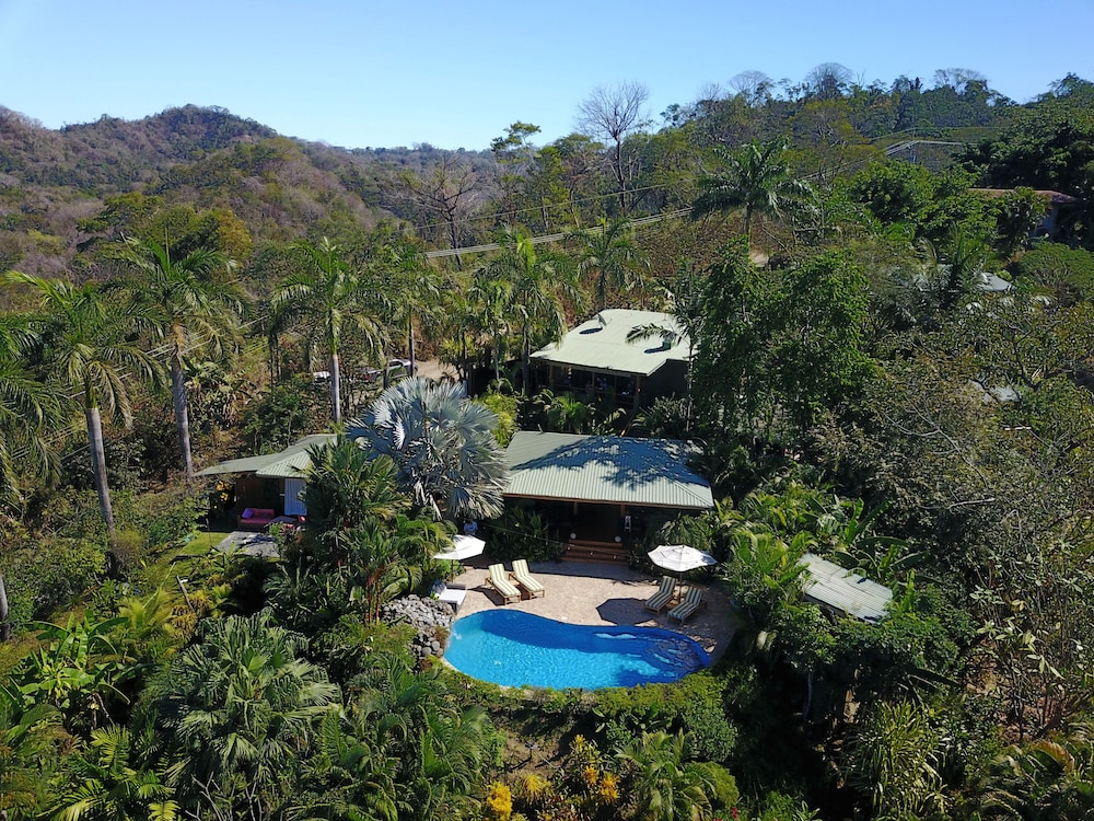 Hotel Casa Chameleon 70/73