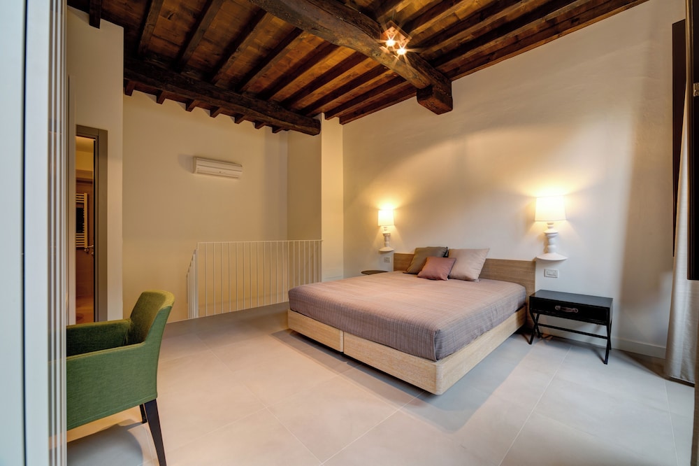 1 BEDROOM, DELUXE, SUITE