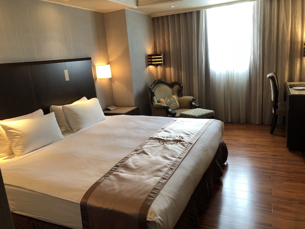 Taipei Charming City Hotel Xinyi 12/28
