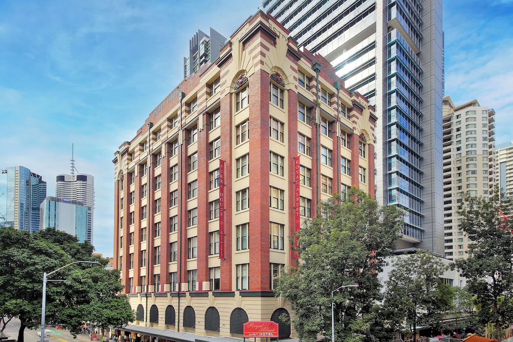 Royal Albert Hotel 3/75