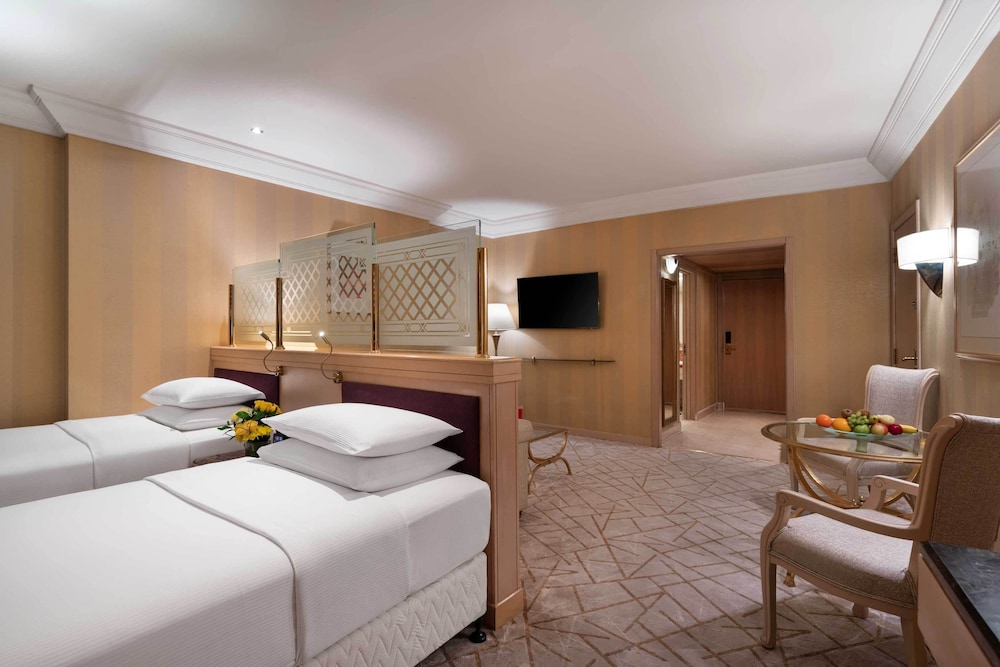 Studio, Suite, Twin Beds