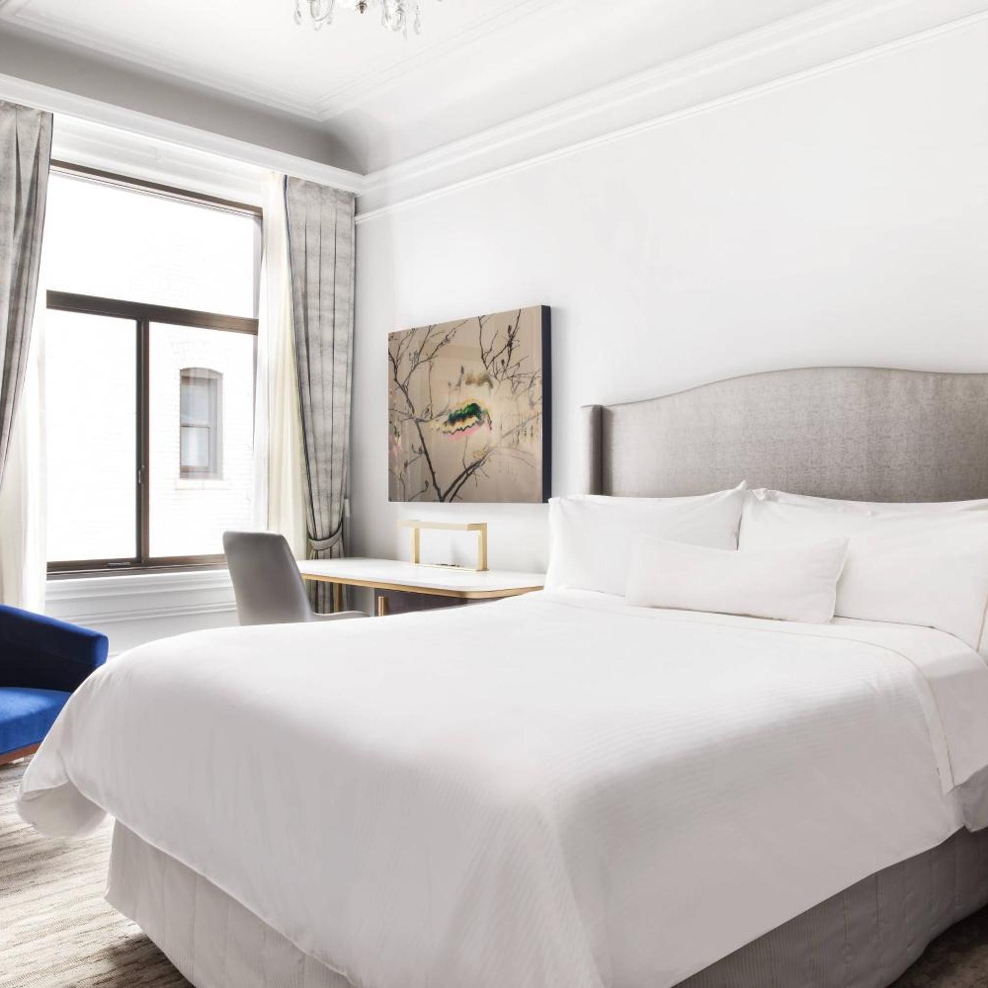 Landmark, Guest Room, Traditional, Queen Bed
